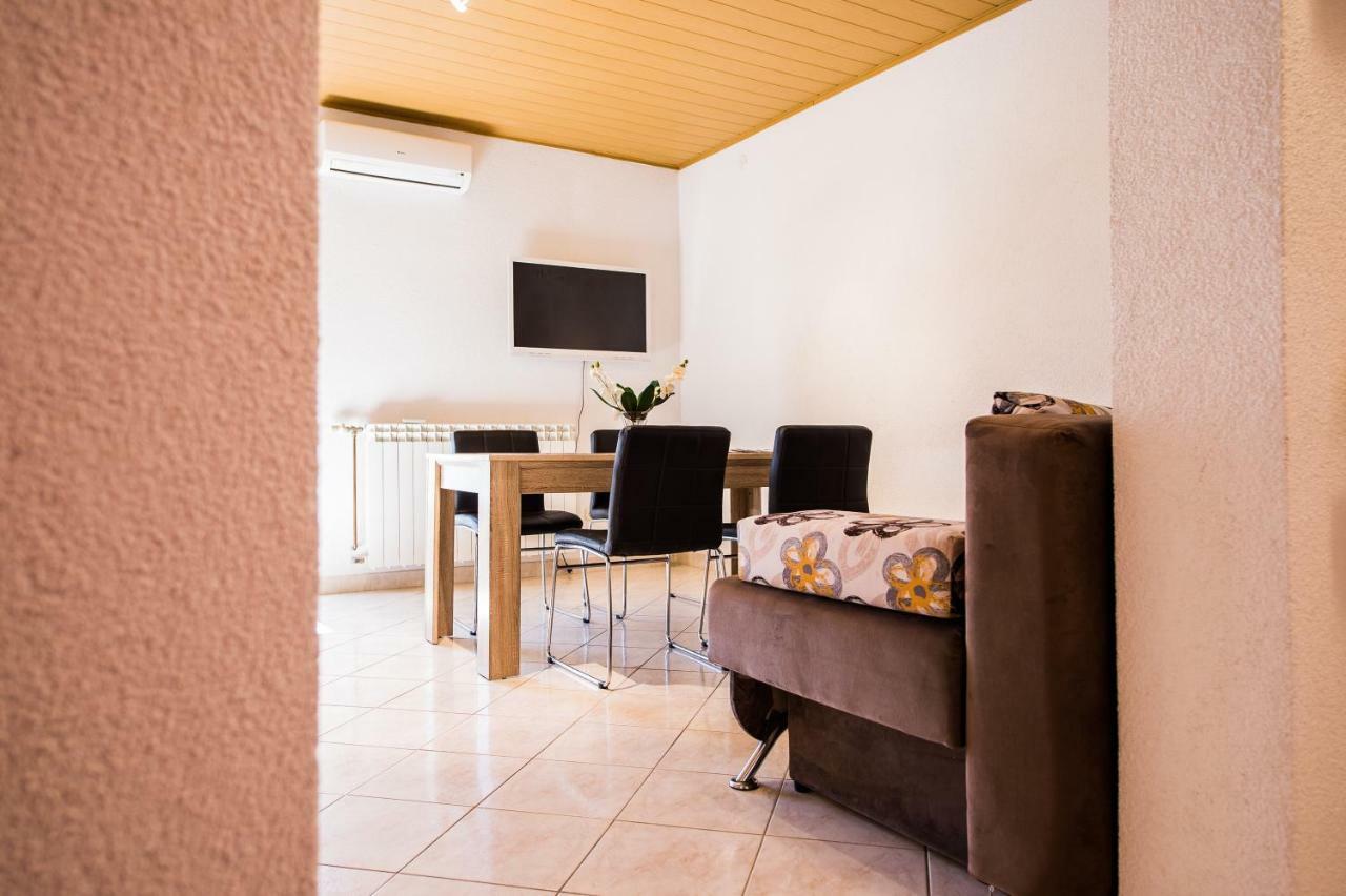 Apartmani Mila Podstrana Bagian luar foto