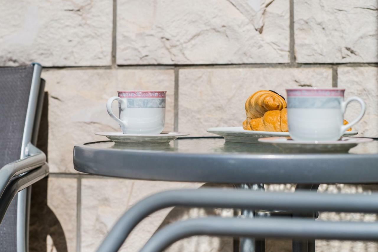 Apartmani Mila Podstrana Bagian luar foto